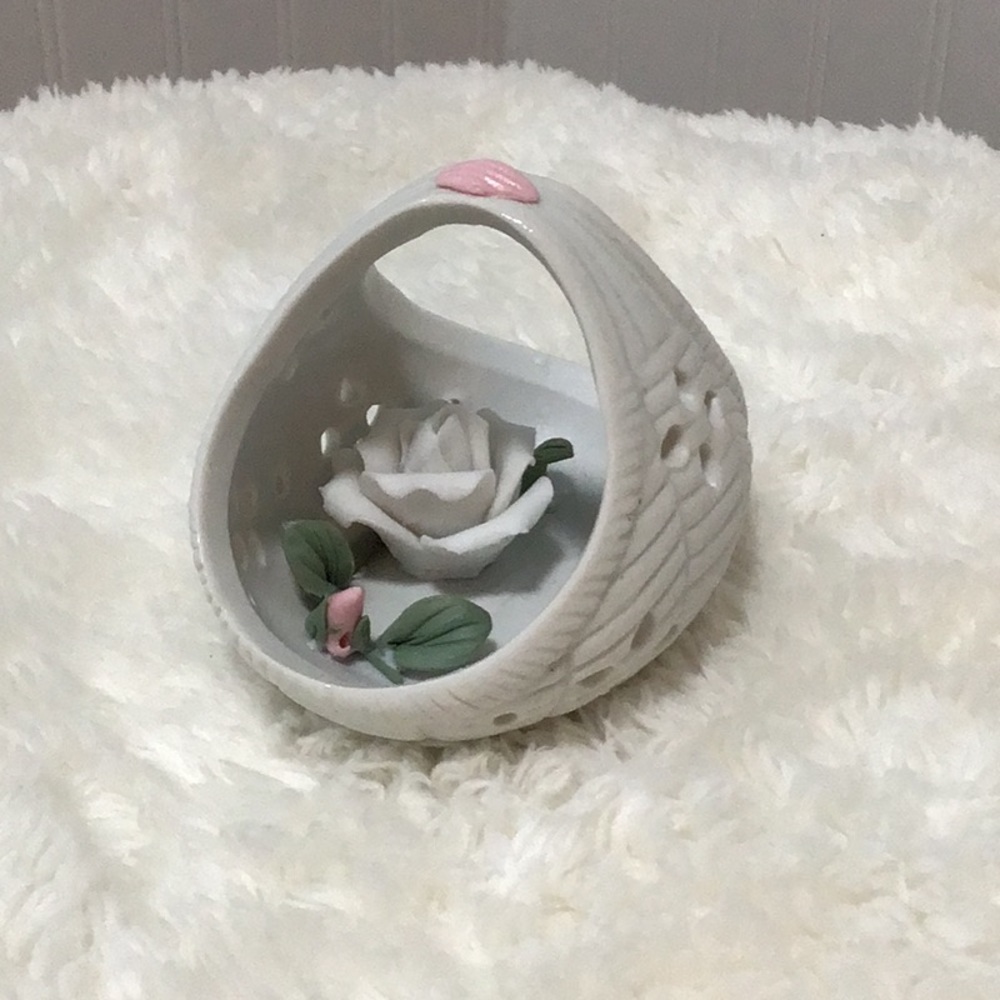 Mini Porcelain Flower Basket